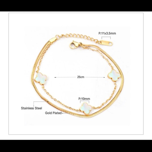 Gold Clover Bracelet - Picture 2 of 2